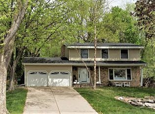 4816 102nd St W, Bloomington, MN 55437