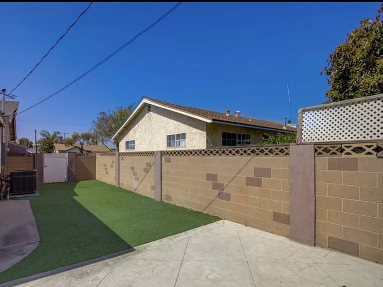 El Cerro Dr — Photo 26