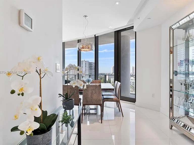 17475 Collins Ave #504 — Photo 3