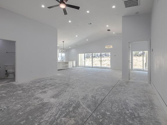 3rd image of 61723 Desert Air Rd