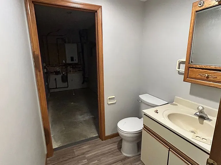 221 Coulter St — Photo 6