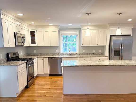 5th image of 21 Franklin St