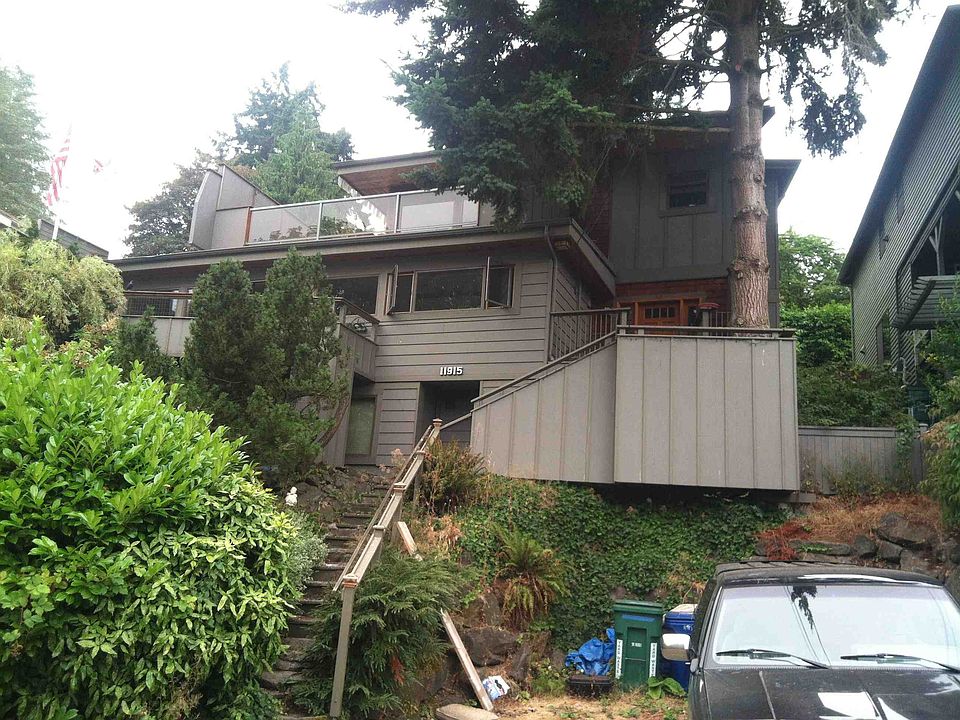 1st image of 11915 Lakeside Pl NE