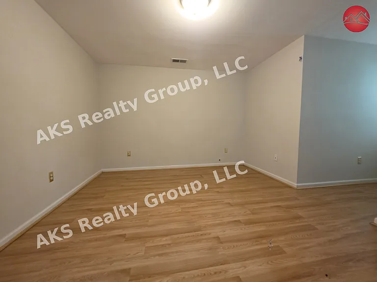 5004 Melrose Way — Photo 12