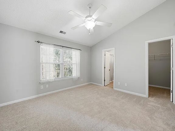 5th image of 102 Tuscany Ct