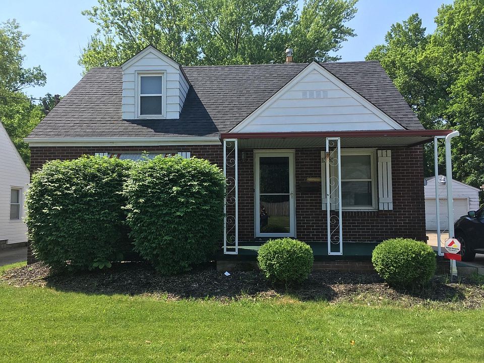 Tenant is responsible for weekly lawn care.
