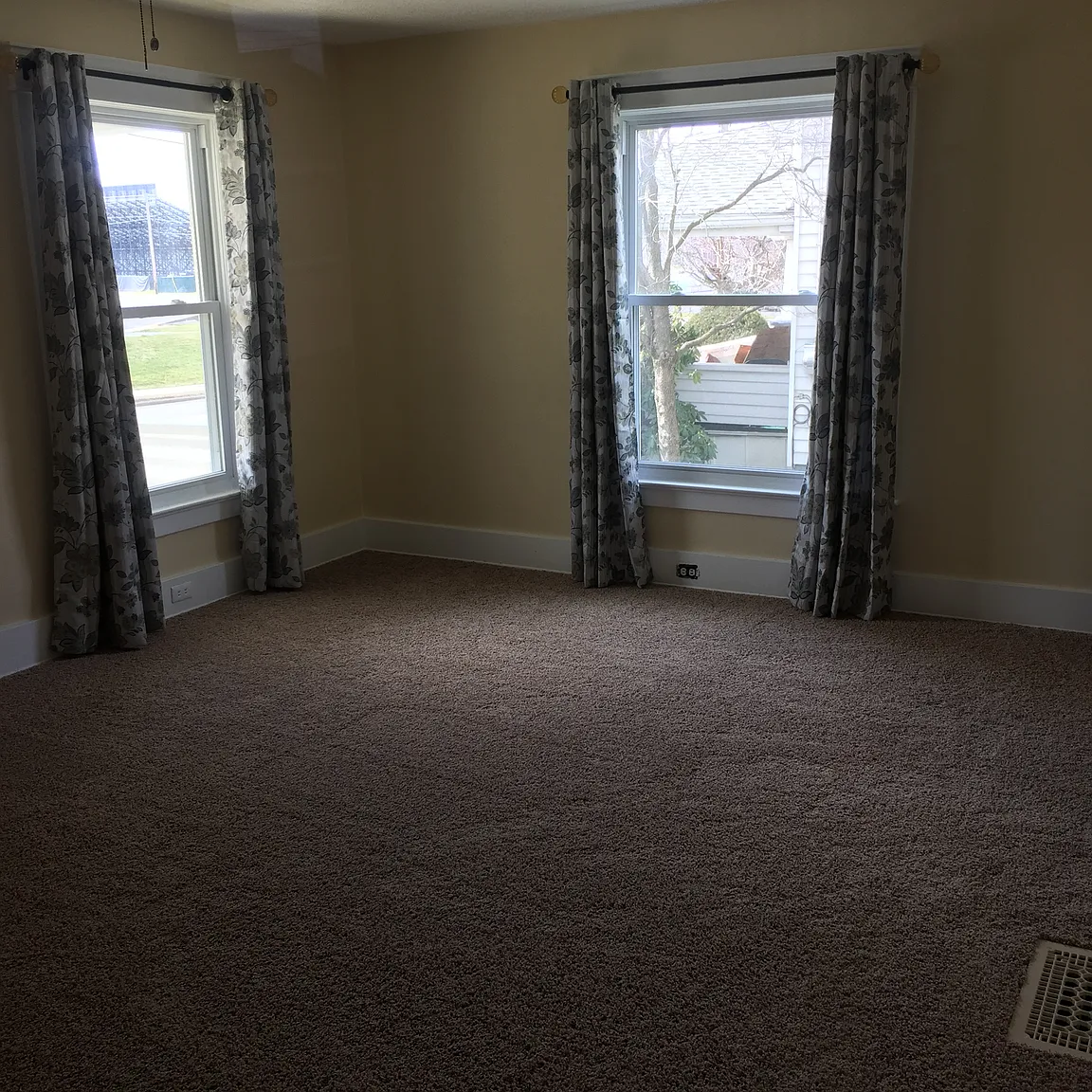 1191 Atlantic St NE photo 1