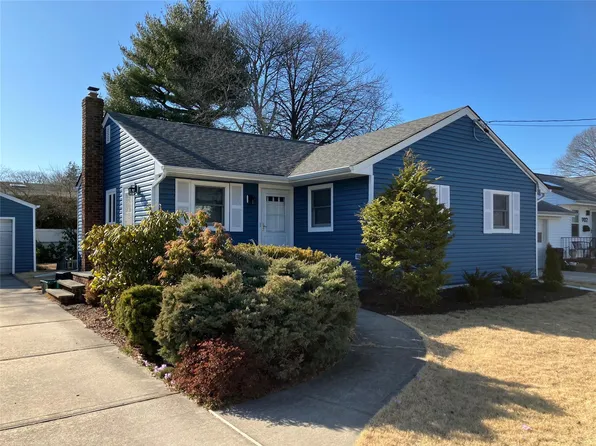 908 Maple Lane, East Meadow, NY 11554