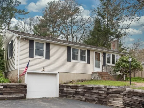 59 Cliff Rd, Bourne, MA 02532