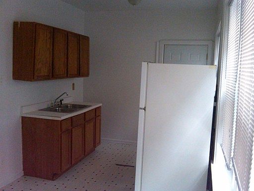 2nd image of 2204 E 68th St APT 1S