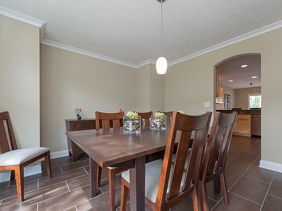 5th image of 1696 Bellaway Dr