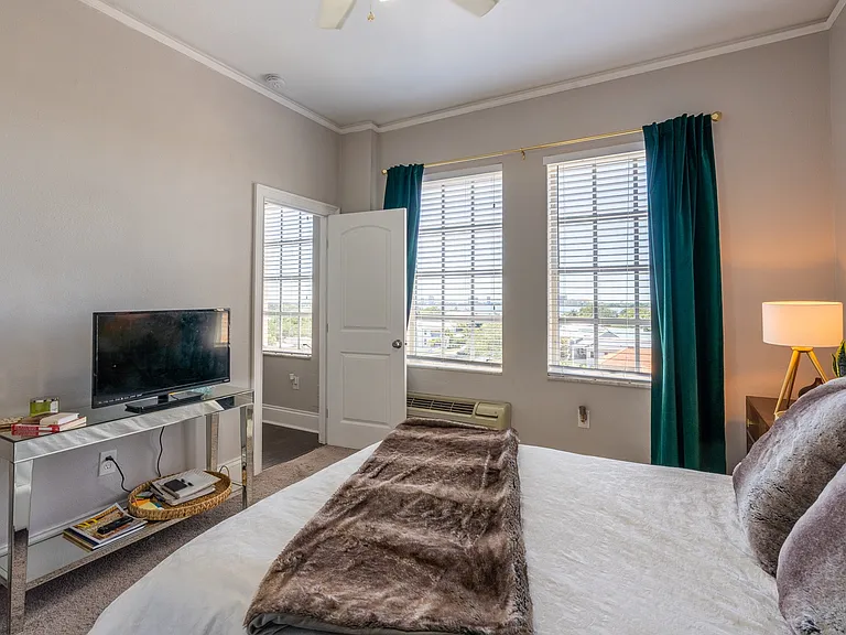 King Size Primary Suite