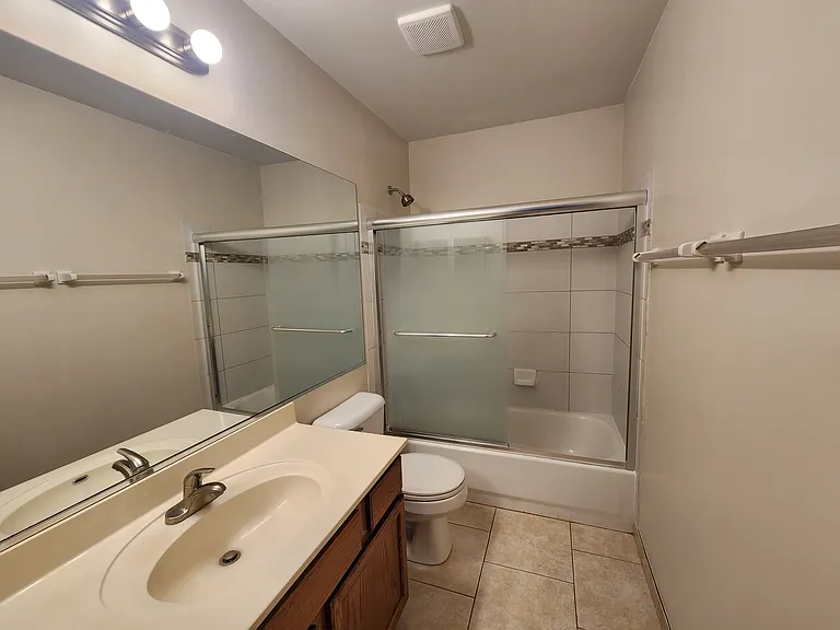 460 Arlington Ln — Photo 13