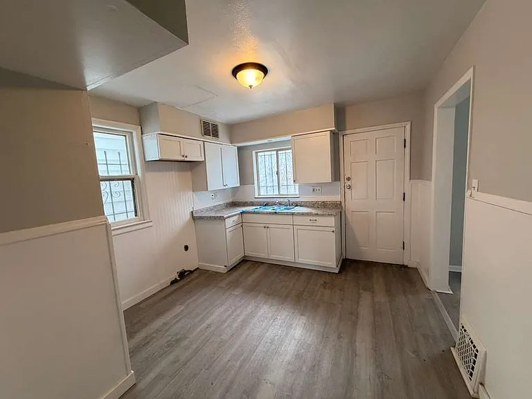 3103 Cottage Ave — Photo 6