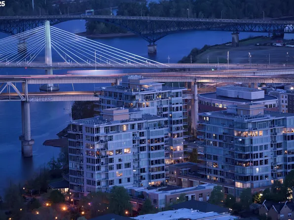 1920 S River Dr Unit 607, Portland, OR 97201