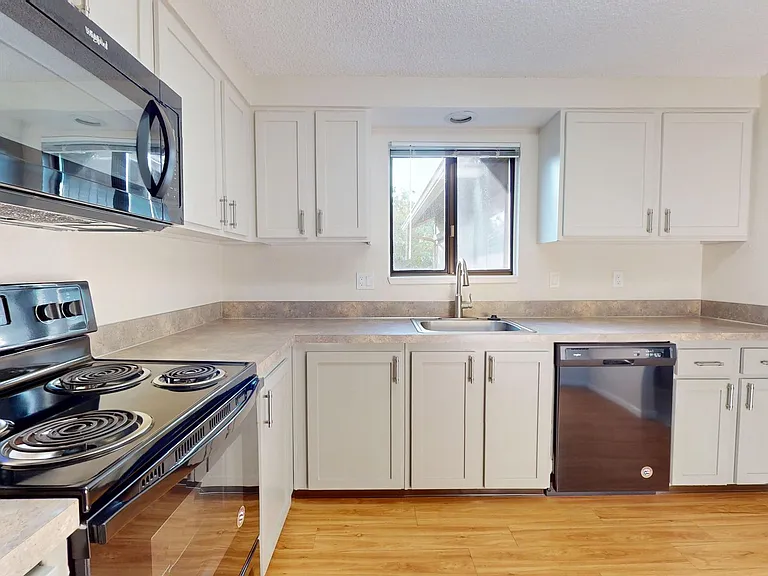 Kentfield Townhomes I & II — Photo 7