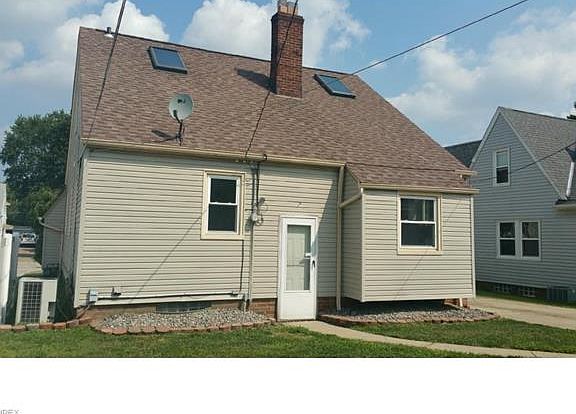 2nd image of 8011 Southington Dr