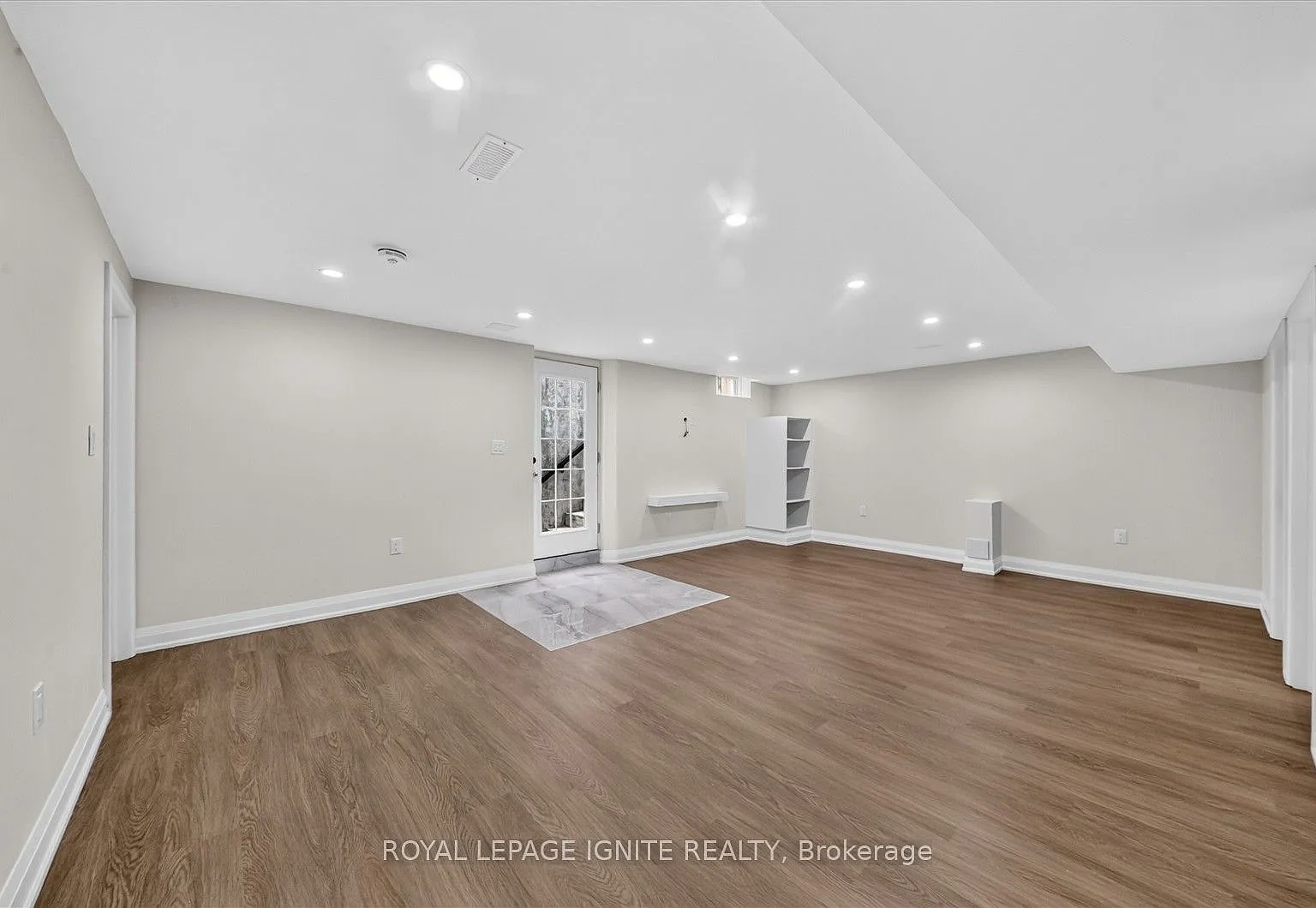 2 bed, $2,000 — Photo 4