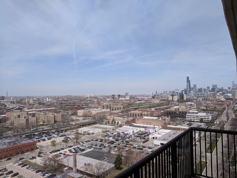 1st image of 2901 S Michigan Ave APT 2106