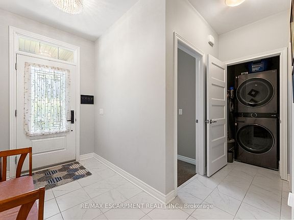 4th image of 60 Andrew Ln