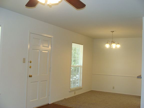 3rd image of 404 Neches St #G