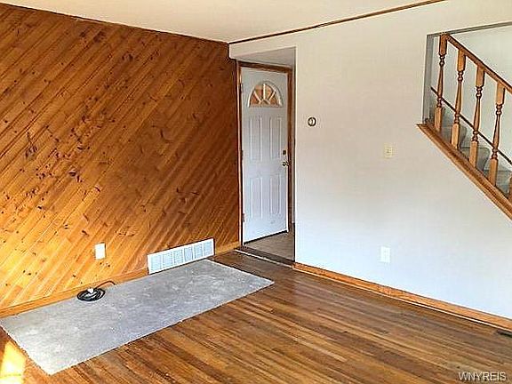 2nd image of 124 Albert Ave