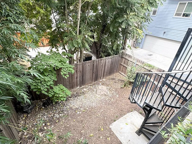 316 14th St — Photo 28