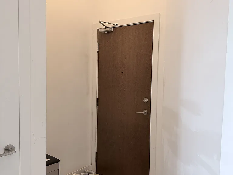 2220 Lakeshore Ave #Penthouse 2 — Photo 1