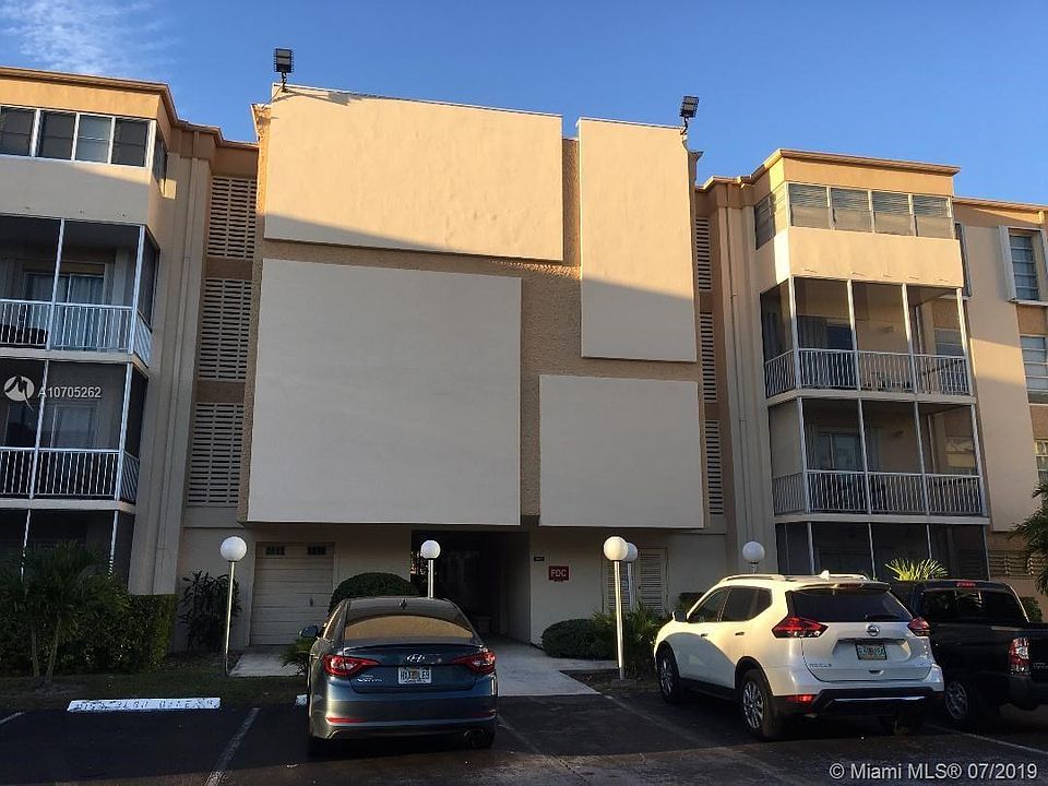 1st image of 9159 SW 77th Ave APT 411