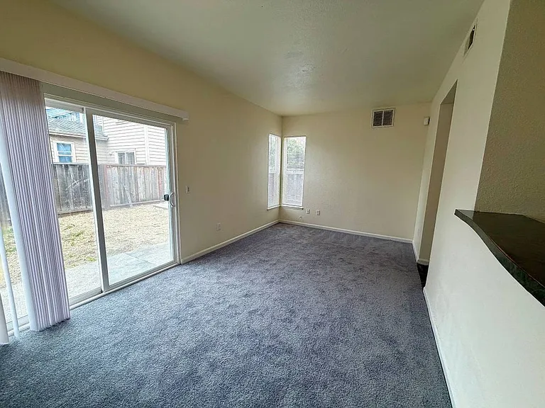 2941 Chavez Ln — Photo 8