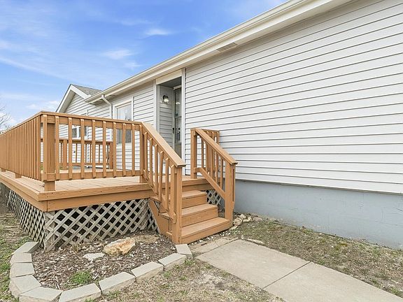 5th image of 1909 SW 90th St