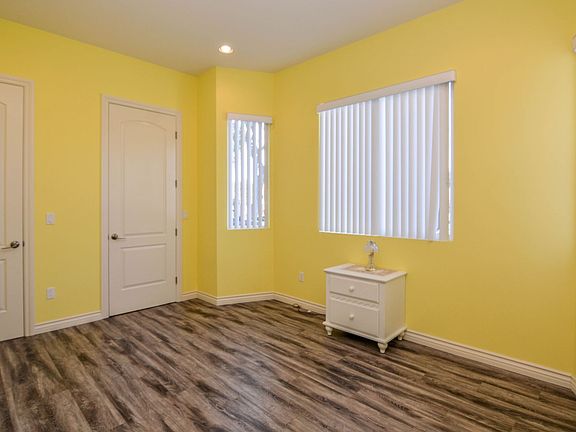 4th image of 8124 Shadyglade Ave