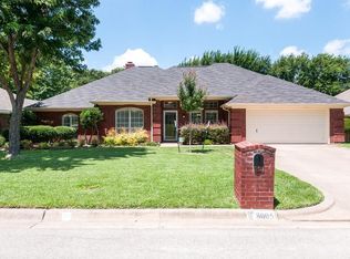 8005 Hunter Ln, North Richland Hills, TX 76182