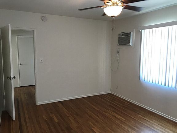 5th image of 4667 W Maplewood Ave #3