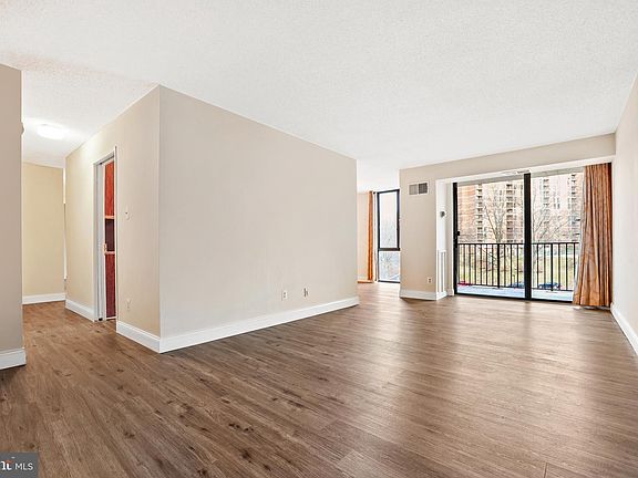 4th image of 2300 Pimmit Dr APT 515