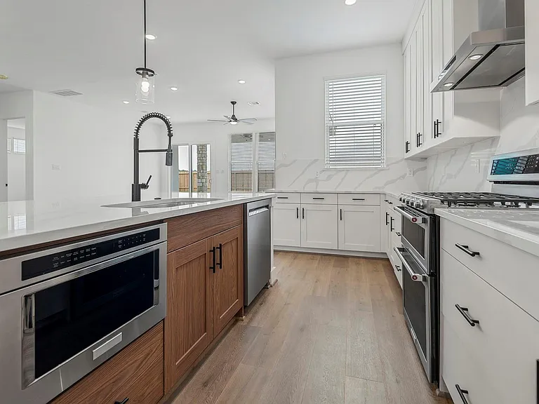 1824 Drover Ln — Photo 8