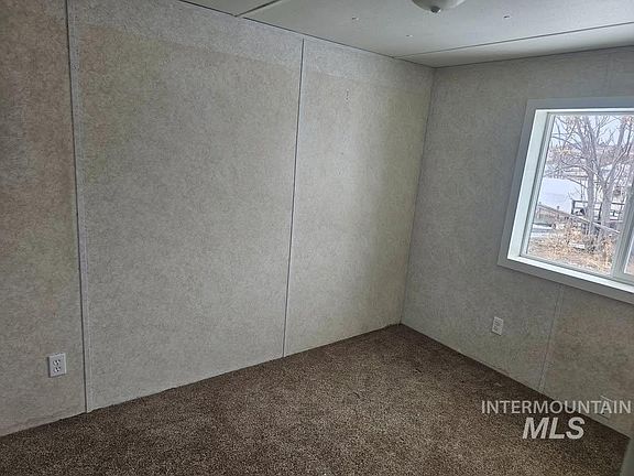 5th image of 15049 5th St