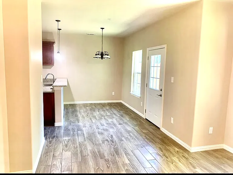 311 Milton St #3 — Photo 4