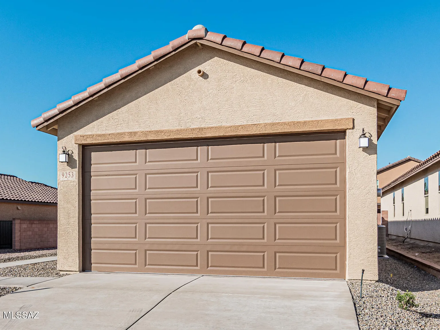 3 bed, 2.0 bath, 1465 sqft, $2,200 — Photo 4