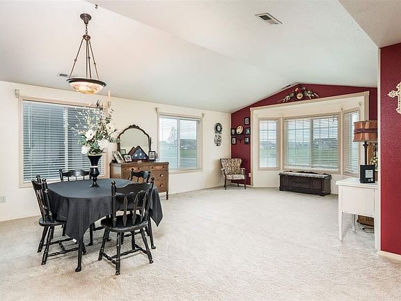 3rd image of 8003 Zayas Dr