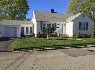 15 Richfield Ave, East Providence, RI 02914