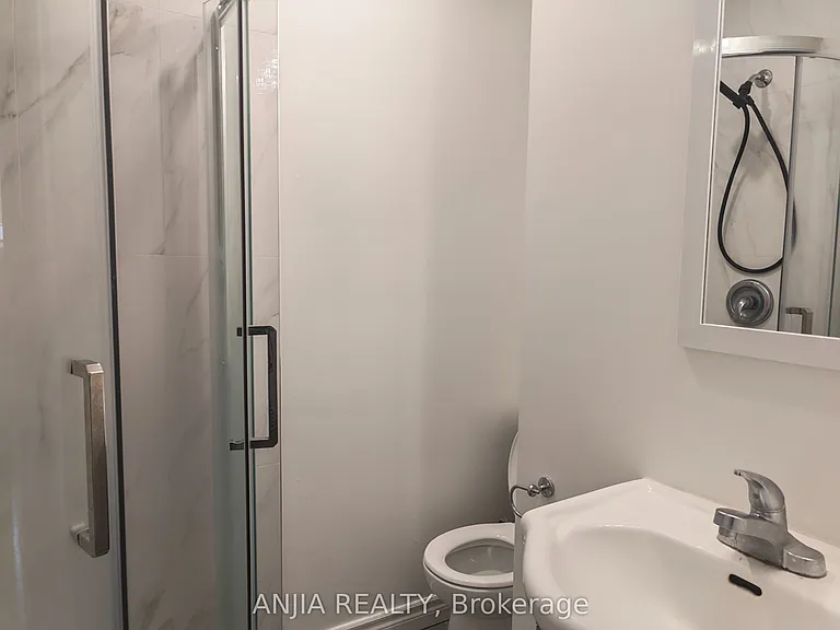 58 Kitchener Rd #2 — Photo 9