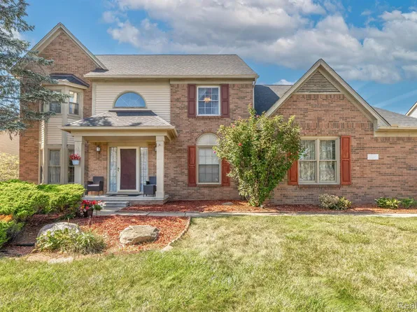 46856 Glengarry Blvd, Canton, MI 48188