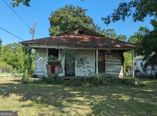 139 S Lexington St, Lyons, GA 30436