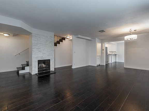 4th image of 12358 Moorpark St Unit 8
