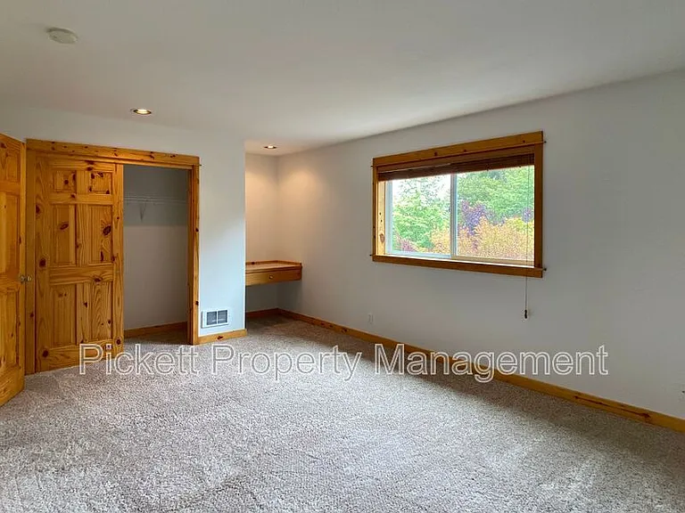 4673 NW Walgren Dr #C — Photo 8