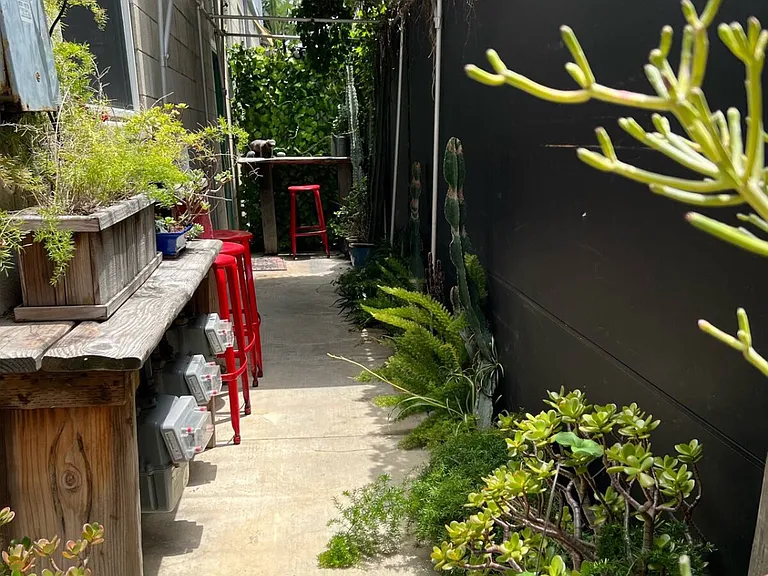 533 Vernon Ave #D — Photo 24