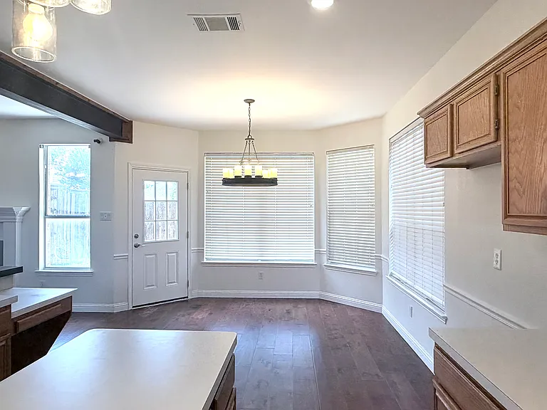 10105 Samantha Dr — Photo 12