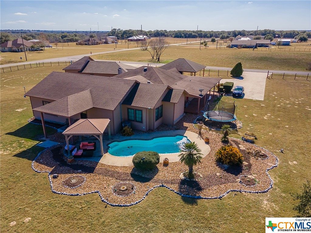 309 Lucky Ln, Floresville, TX 78114 | Zillow