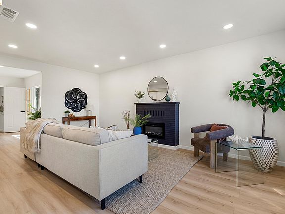 3rd image of 2134 62nd Ave APT G